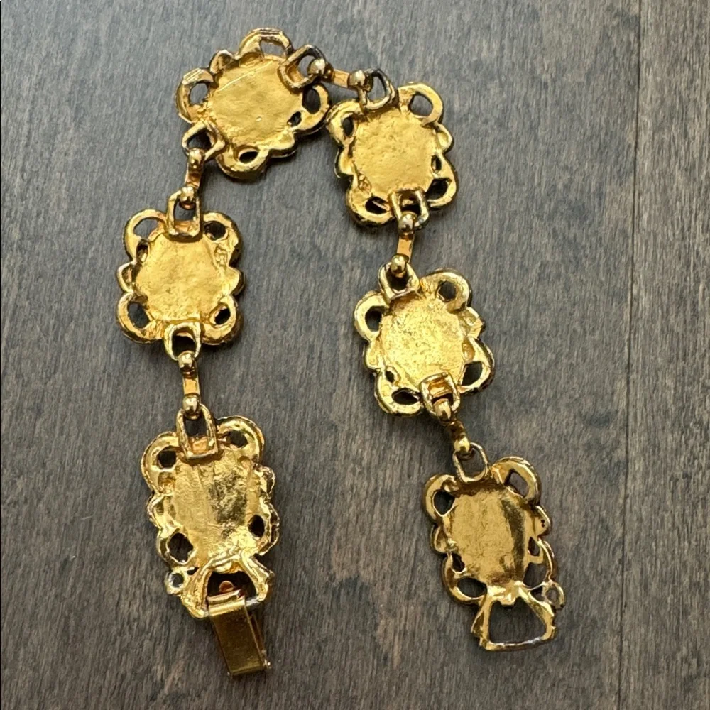 Gold Tone Green Stone Floral Link Bracelet Vintage Style 7 Inch